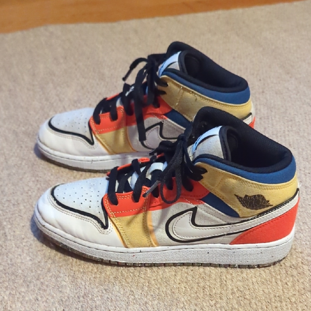 NIKE AIR JORDAN 1 MID SE (GS) "CANVAS" WHITE SZ 5.5Y WOMENS SZ 7 (DV1316-100]